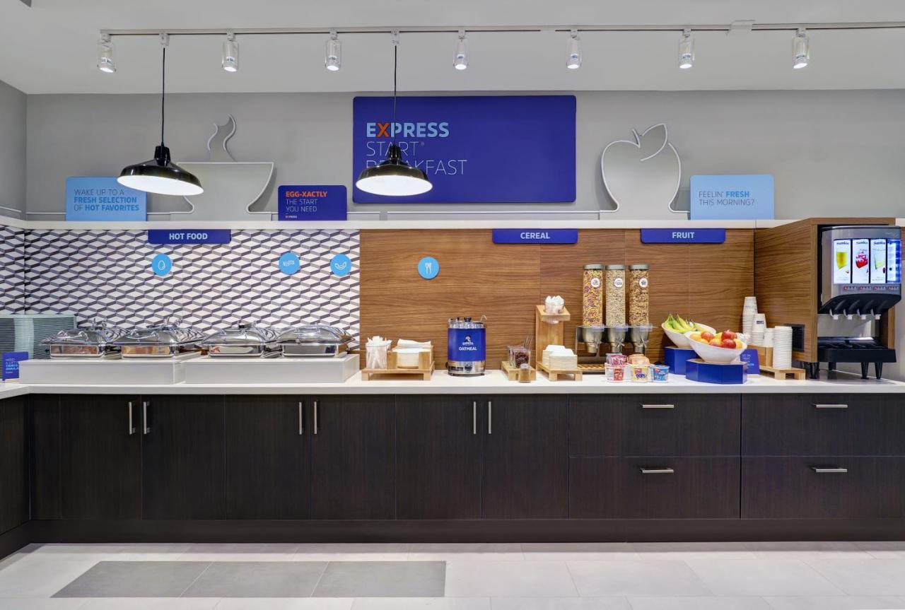 Holiday Inn Express & Suites - Порт-Элджин Экстерьер фото
