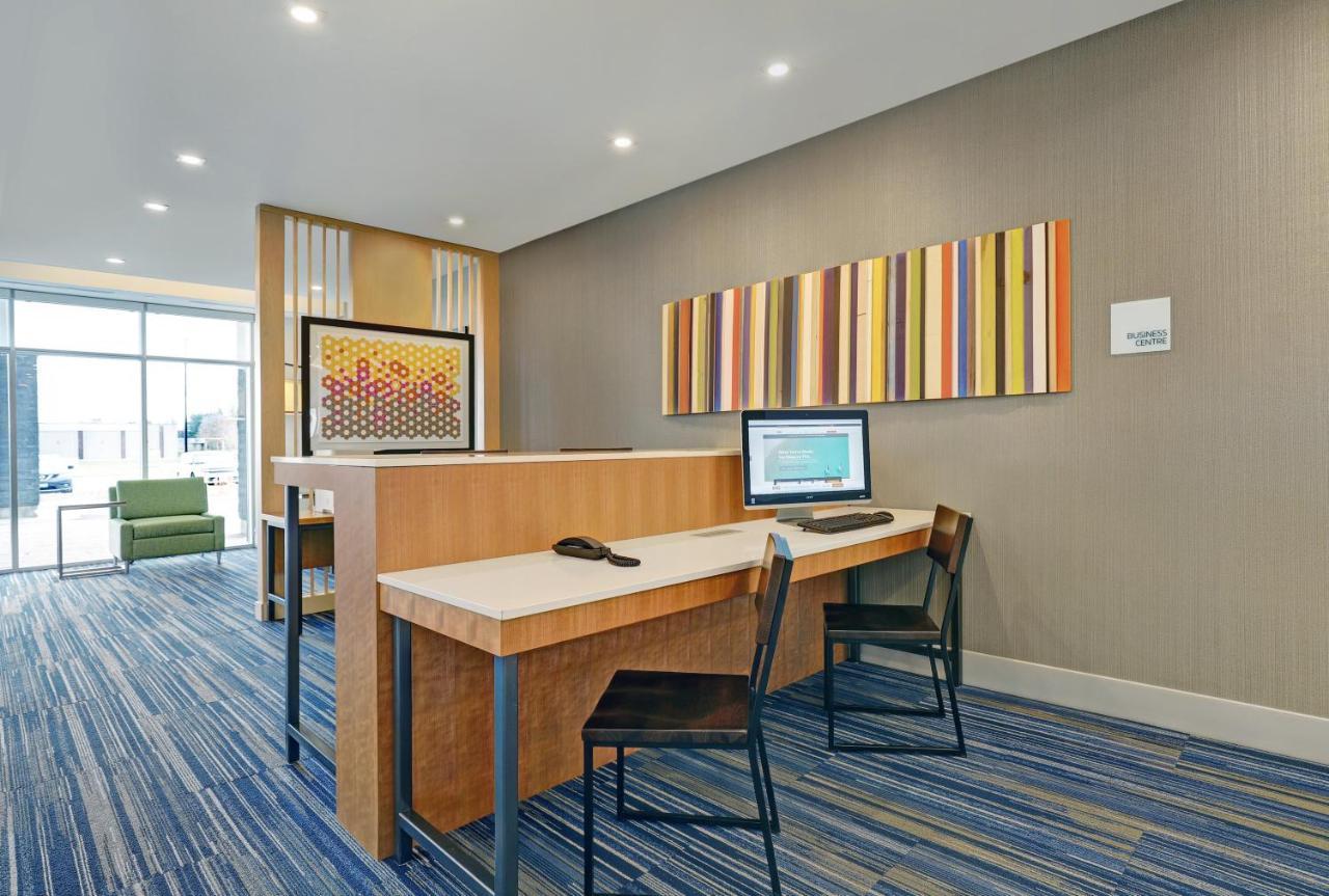 Holiday Inn Express & Suites - Порт-Элджин Экстерьер фото