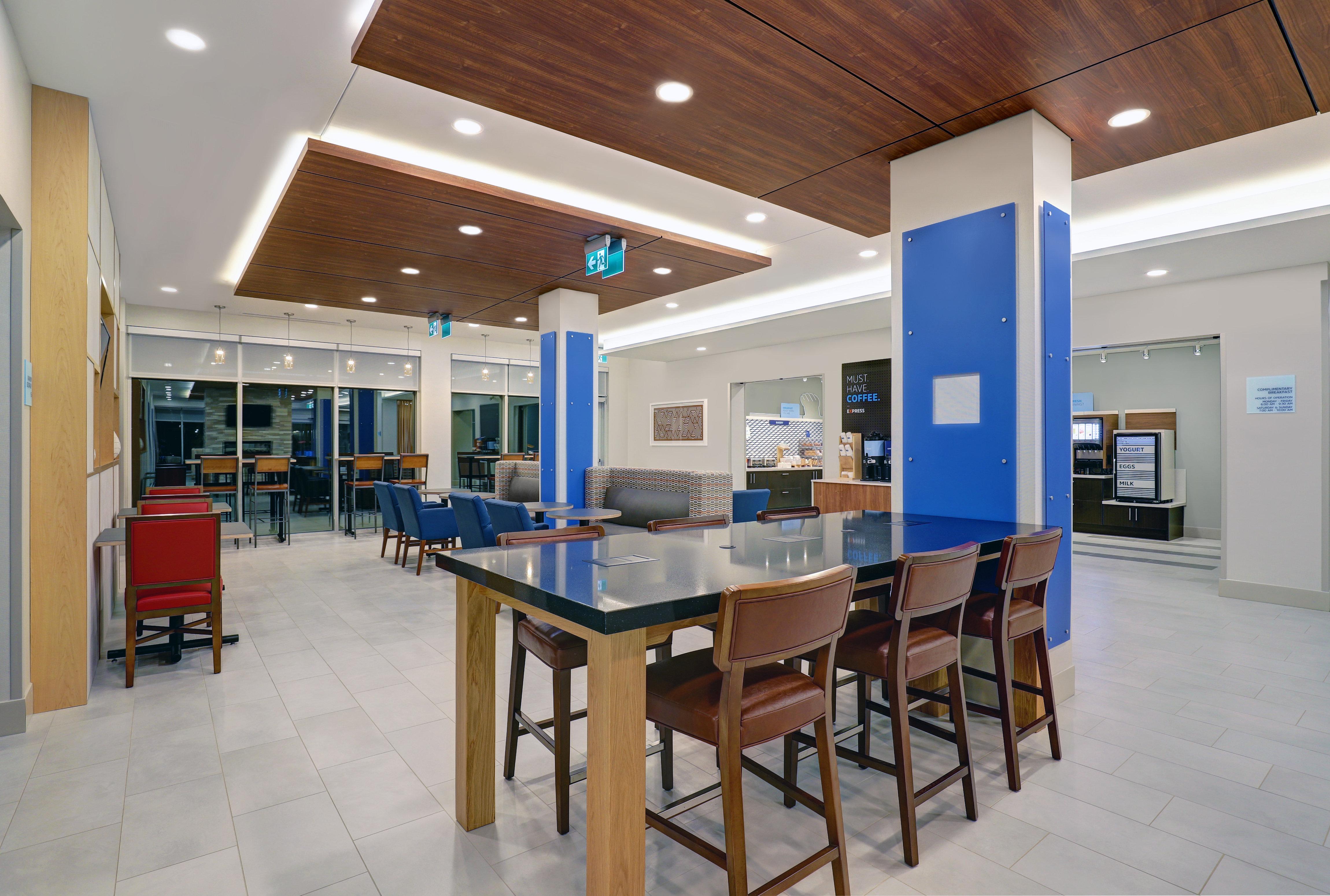 Holiday Inn Express & Suites - Порт-Элджин Экстерьер фото